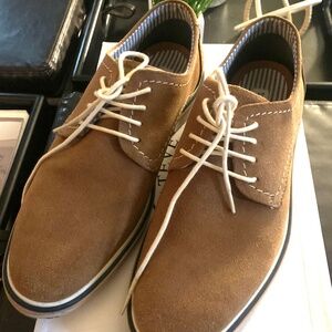 Mens tan casual tie up shoe